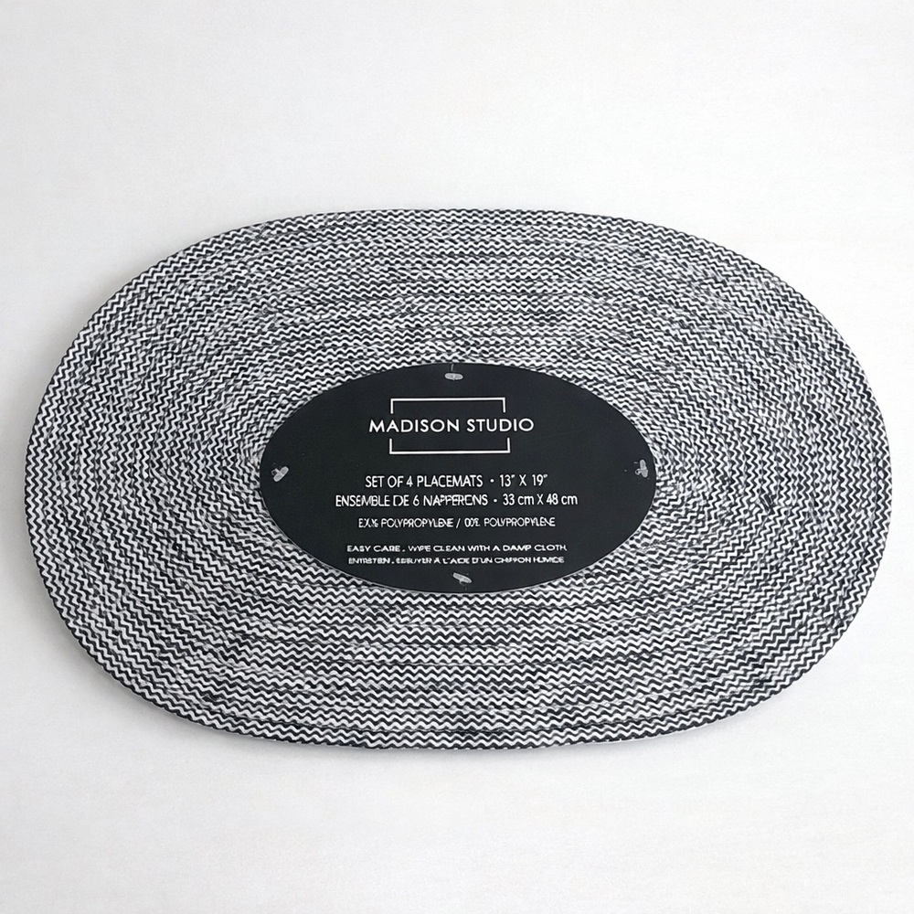 Madison Studio 6 pc Monochrome Oval Placemats 13in x 19in Black White